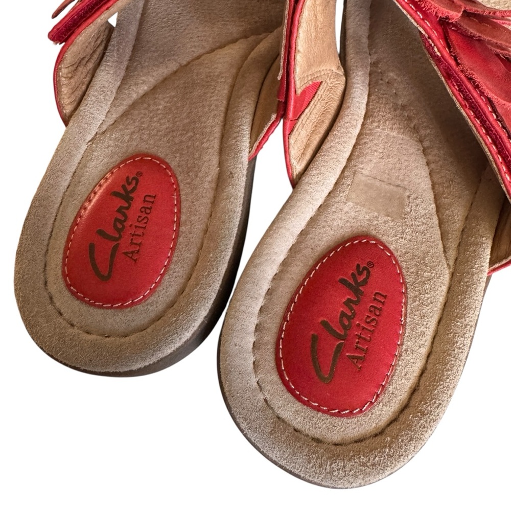Clarks Artisan Leather Floral Thong Sandals, Size 7 - Picture 6 of 7